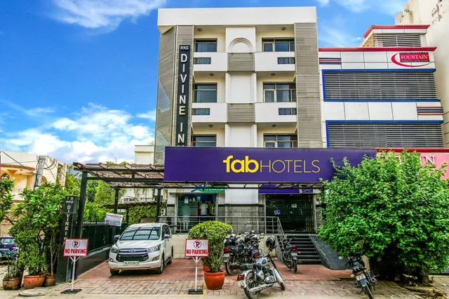 FabHotel F9 NFC - Hotel in New Friends Colony, New Delhi