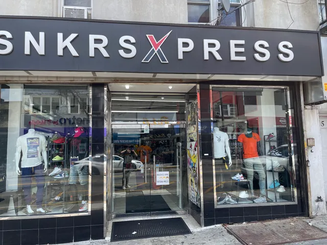 SNKRS X PRESS
