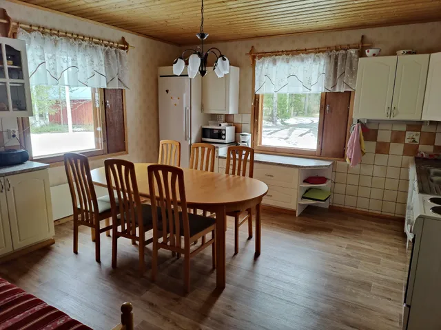 Lomakoti Tuulensuoja