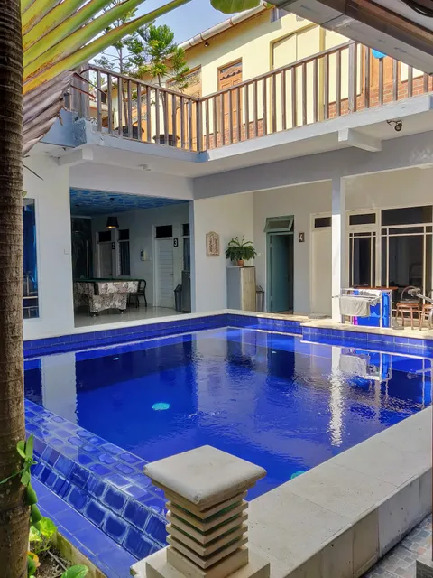 BIG Pineapple Backpackers Bali