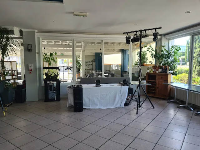 La Table De La Lauze