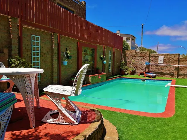 Amzee Bokmakierie Guesthouse