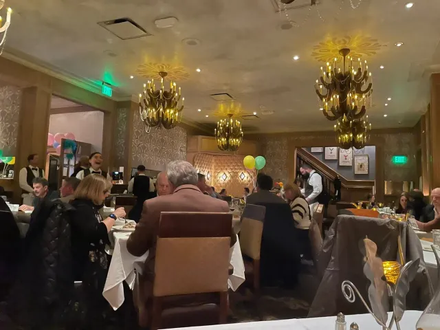 An Unforgettable Dining Experience | Commander's Palace Review 🍽️🎩