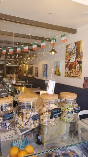 A Lovely Spot for Dinner with Family & Friends! 🍝👨‍👩‍👧‍👦