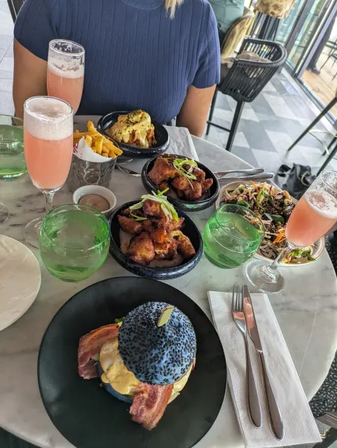 🥂 An Amazing Bottomless Brunch – Unforgettable Vibes & Stunning Views