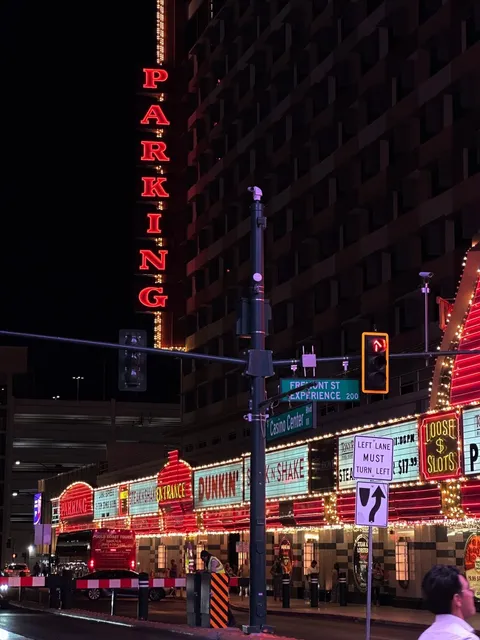 🇺🇸 Las Vegas｜Fremont Street: The Night is When It All Begins! 🌙