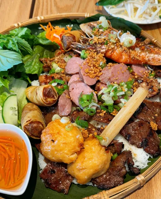 Boston Assembly🇻🇳 A stylish Vietnamese restaurant 🍴