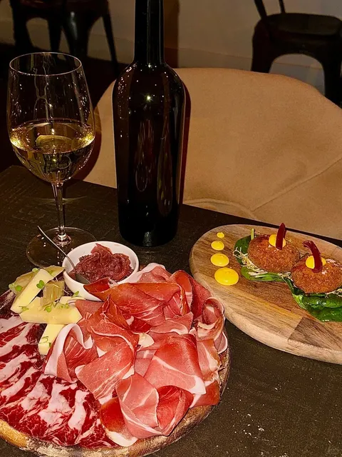 🇨🇦 ​​Stelvio Toronto - A Taste of Milan in the Heart of Little Italy