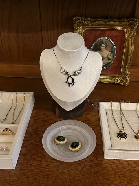 🇬🇧 London Never Runs Out of Cool Little Shops… My SOHO 🗝️✨