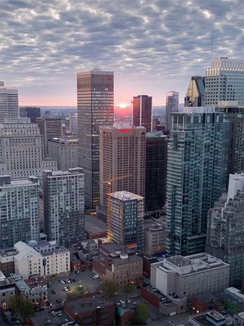 Montreal is an Absolute Dream for CityWalkers! 🏟😅