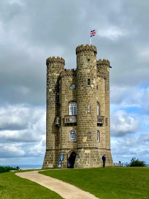  England’s Most Beautiful Village — The Cotswolds 🏘️