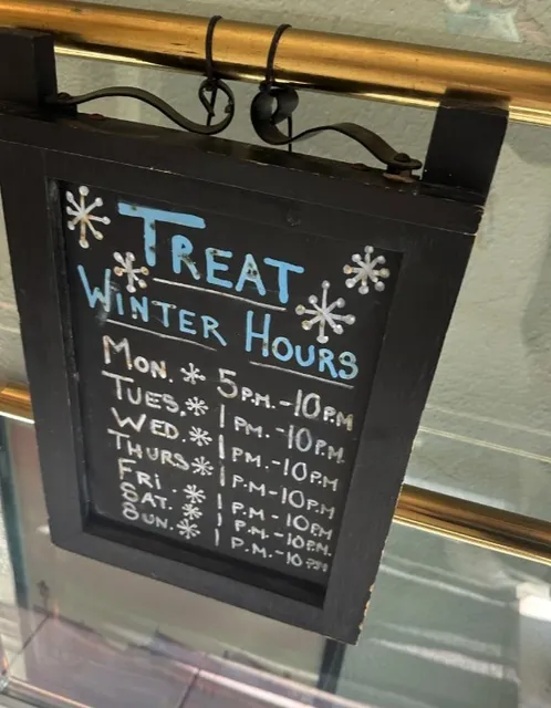 🍦 Treat! | A Build-Your-Own Soft Serve Wonderland in Shadyside