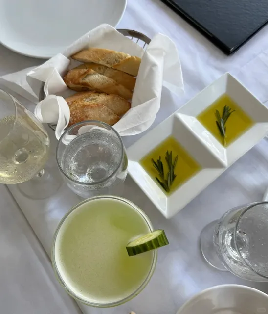 🌴 A Fish Called Avalon – A Miami Classic! 🌴