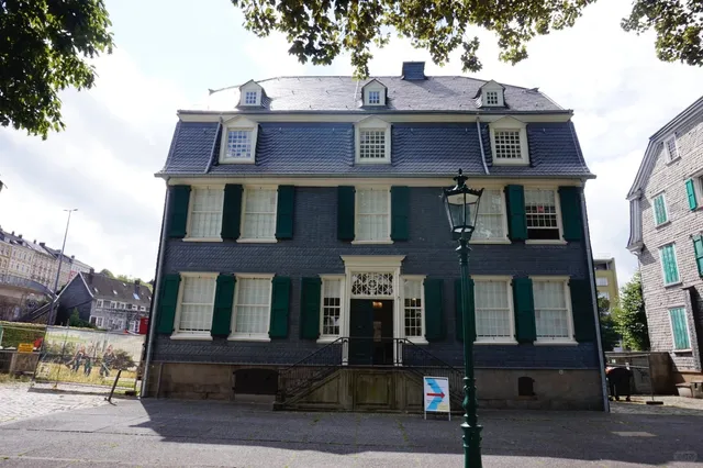 🇩🇪 Wuppertal Day Trip: Soaring Above the Ordinary