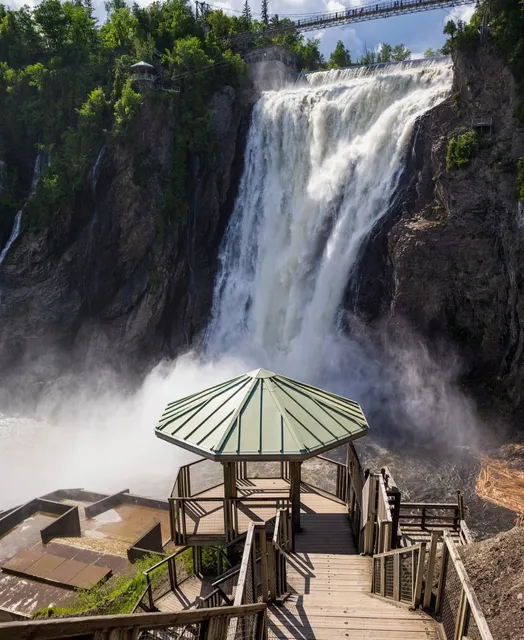  Montmorency Falls, Canada's "Huangguoshu Waterfall"