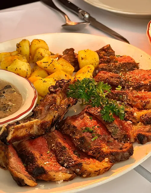 This 29-Year-Old Italian Institution Lives Up To Its Reputation!