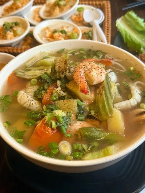 Overhyped Renton Bistro Disappoints 🥸