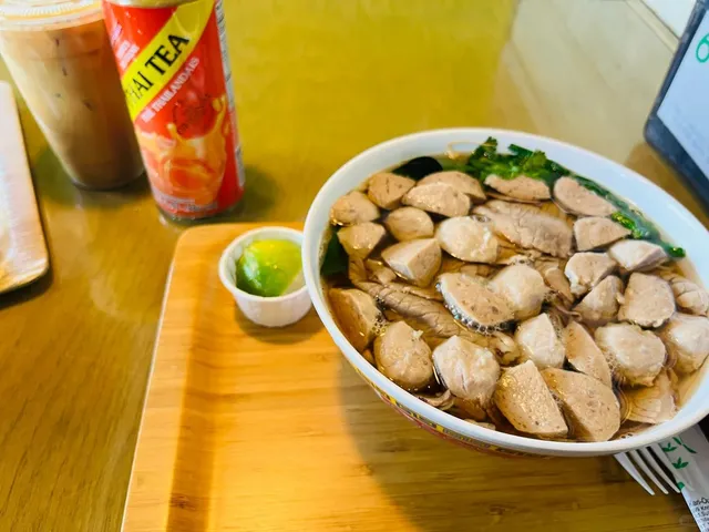 Columbus Ohio — Vietnamese Pho at 6-1-Pho 🍜