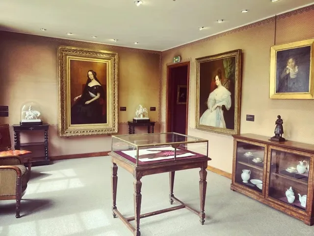 A Portal to 19th-Century French Romance 🌹🎨