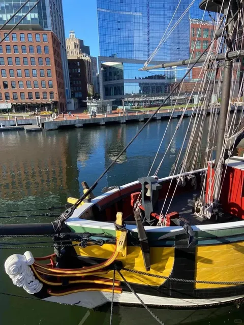 🚢🍵 Boston Tea Party Museum: Dive into History! 🌊✨