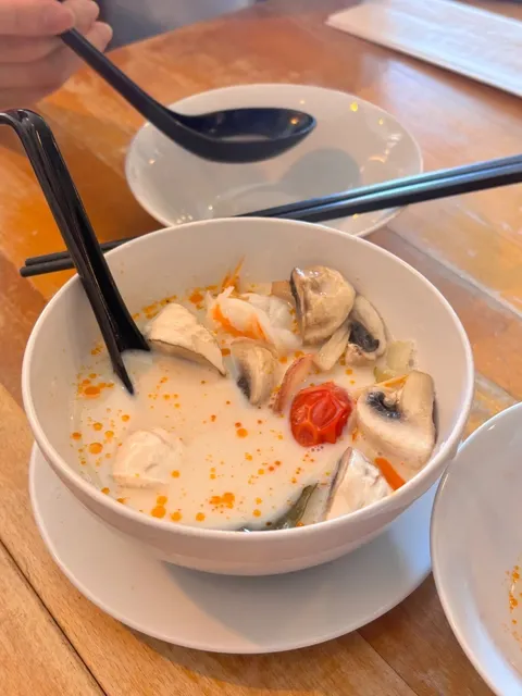 🇳🇱 Amsterdam | Karina (aespa)’s Favorite Thai Restaurant!