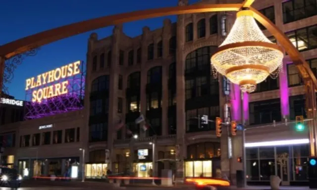 💡 GE Chandelier – Cleveland's Luminous Nighttime Revelation
