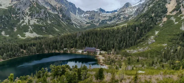 🇸🇰 Slovakia’s High Tatras: Where Alpine Lakes Steal the Show! ⛰️💙