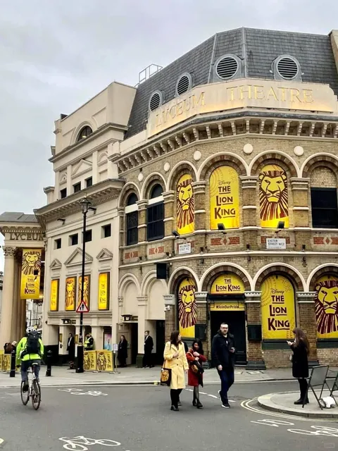 🇬🇧 The Lion King in London’s West End 🦁✨ 