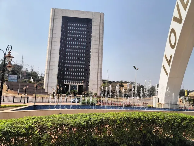 🇨🇲 Yaoundé Landmark: "Monument J'aime Mon Pays" 💛