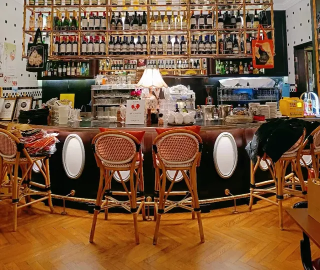 Entrecôte French Steakhouse: A Culinary Journey You Can't Miss! 🇫🇷✨