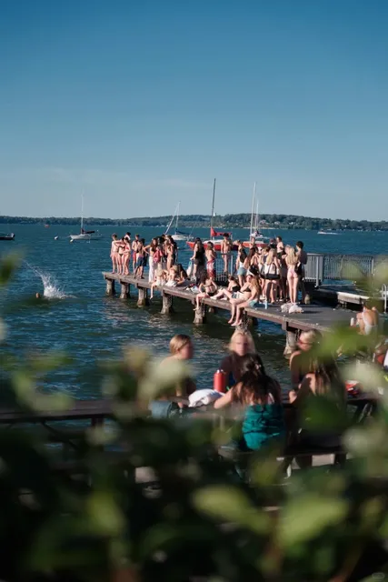 📍 Madison | The Mesmerizing Blue of Lake Mendota .🌊💙