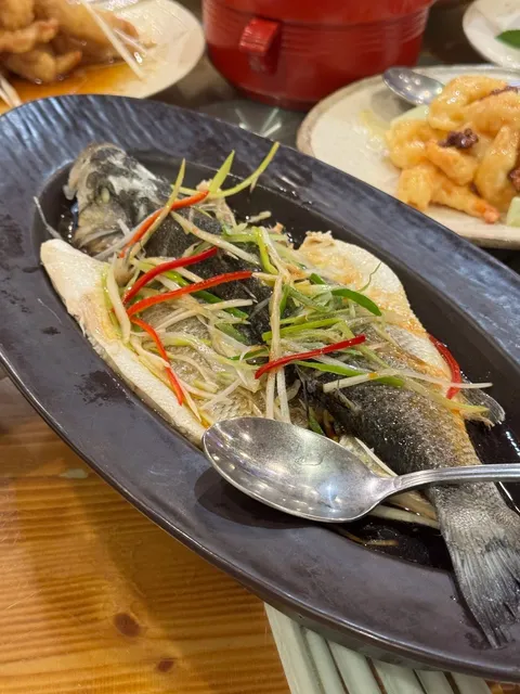 🎄 Christmas Feast at Ji Rong – Surrounded by a Table Full of Dishes!