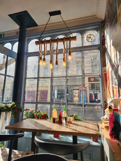 🇬🇧 Newcastle Day Trip: Eat, Stroll, Repeat! 🍜🛍️