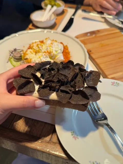 Rome | My Legendary Michelin-Recommended Black Truffle Pasta!