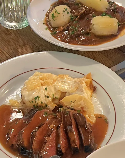 Paris Bistro｜Cozy Gem Near Luxembourg Gardens