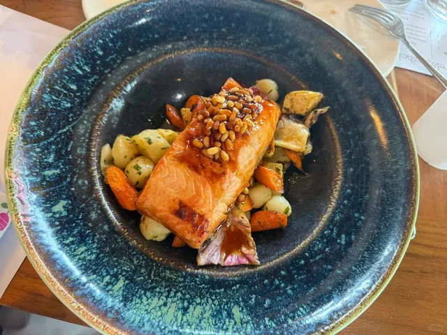 Barrel & Bushel 📍 | Tysons, VA – A Flavorful Find! 🧀🍣