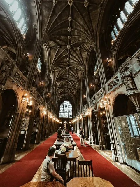 🇬🇧 Manchester Free Bus Tour: See the City for £0!