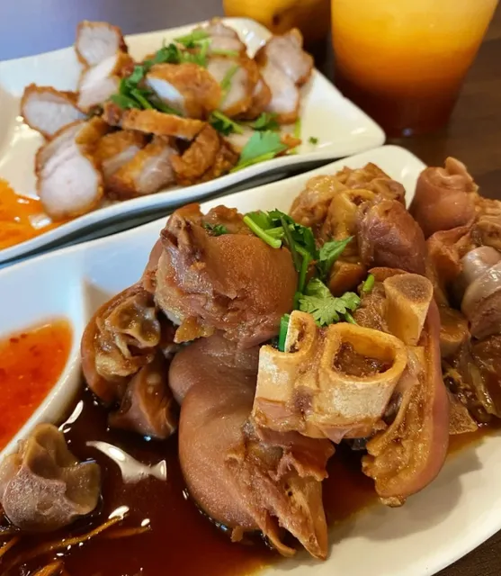 The best pig's trotters in Boston are here!