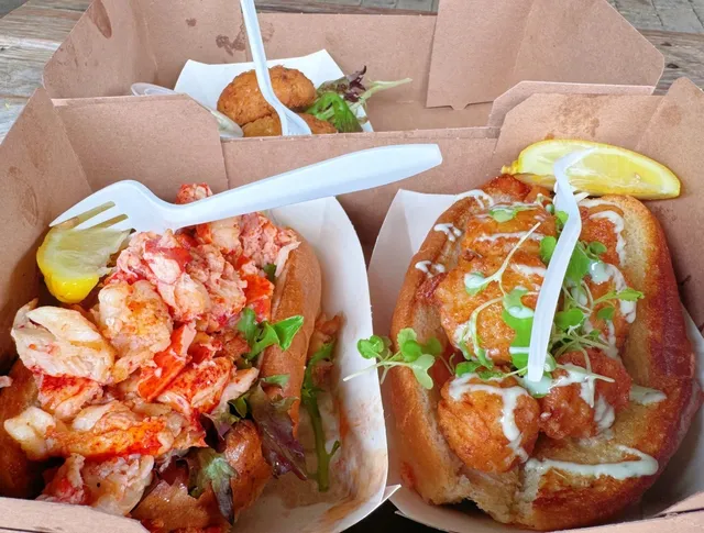Monahan's Clam Shack: Rhode Island's Must-Try Lobster Roll
