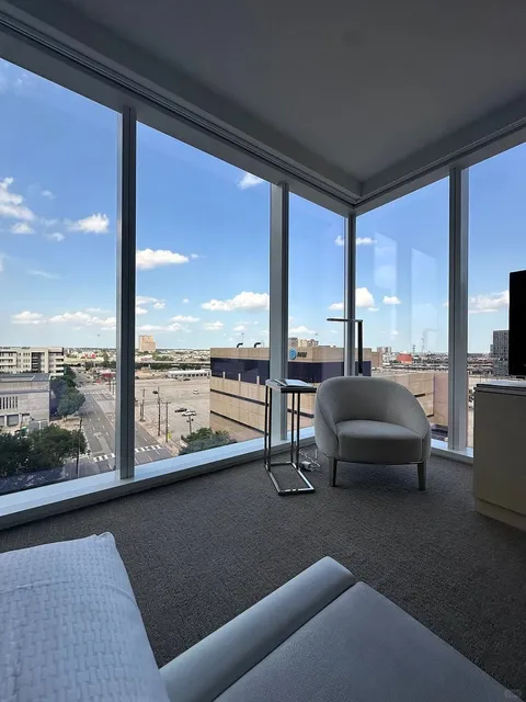  I’ll Stay Here Forever If It Never Closes! 