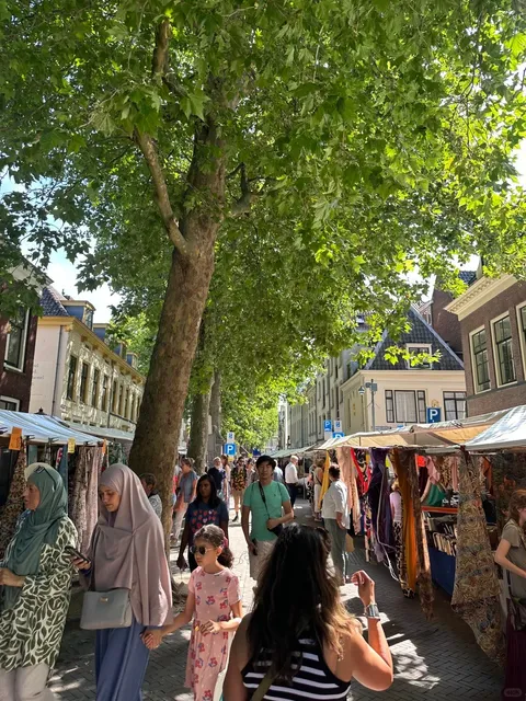 🇳🇱 A Serendipitous Find in Utrecht: The Cozy Fabric Market!