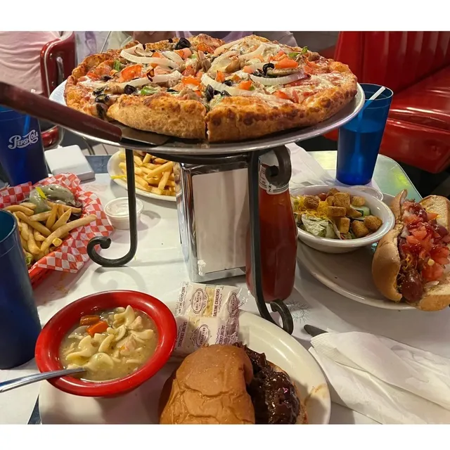 🍔 Tucson Food Review #21 – Little Anthony’s Diner 🕺🍟