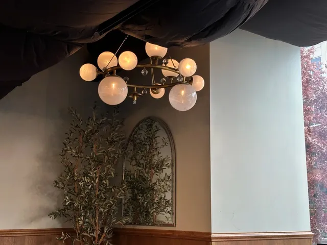 📍 Seattle Foodies, I Give This Crème Brûlée Cruffin 💯!