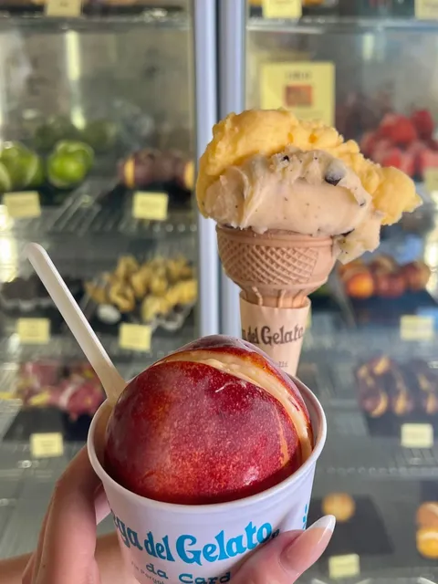 🇮🇹 Had the best gelato of my LIFE in Milan! 🍧