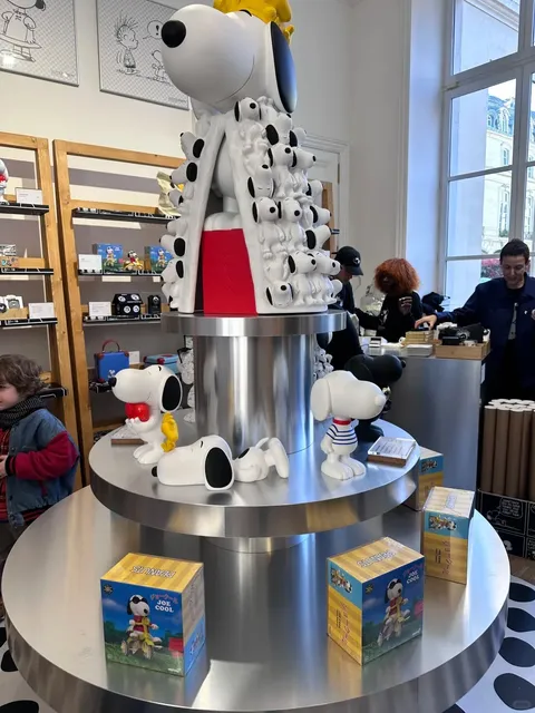🇫🇷 Who Hasn't Been to the Snoopy Exhibit Yet?! Closing Soon!