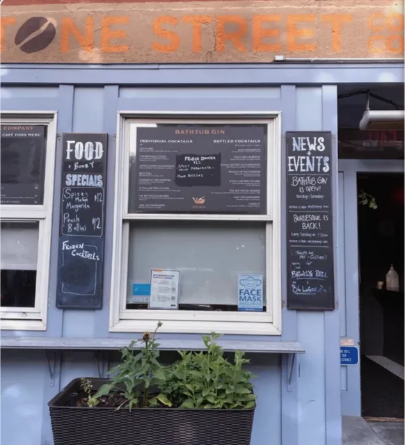 🍸 Friday Night Bar Hopping 🥂