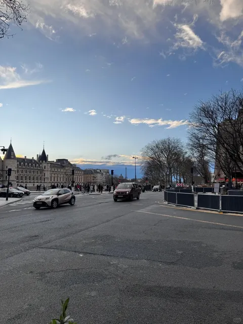 🇫🇷 Paris | Pont des Arts: The Iconic Love Lock Bridge 🔒💘