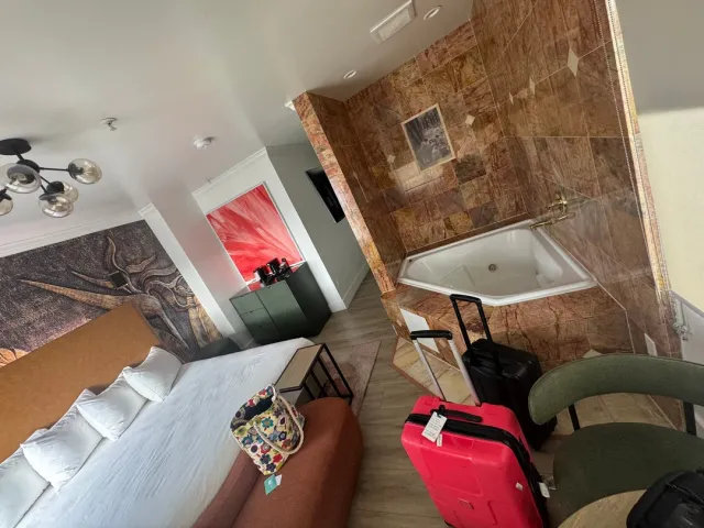 🚨 Great for a Few Nights – But One Big Caveat! 🚨