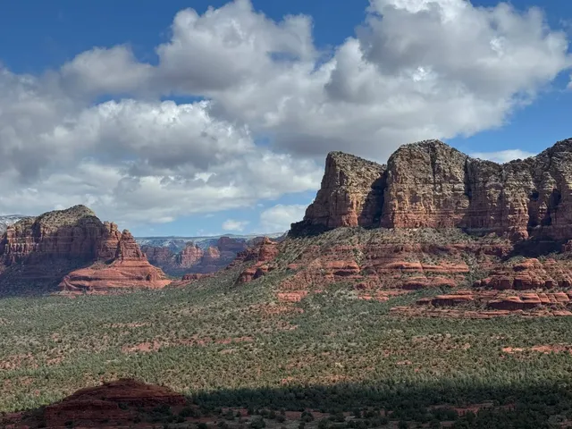 Sedona Travel Guide: Where Adventure Meets Serenity 🏜️✨