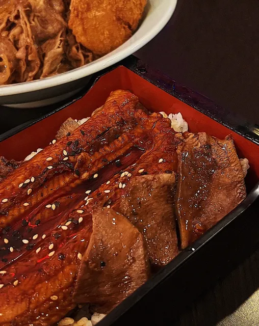 Who doesn't get confused eating beef tongue eel rice